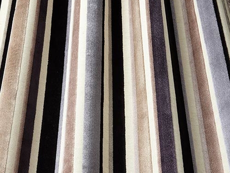 Каталог английских тканей Highgrove - Дизайны: жаккардовая клетка, сутажная вышивка, принт (как на вышивке), геометрический дизайн в катвельвете. 